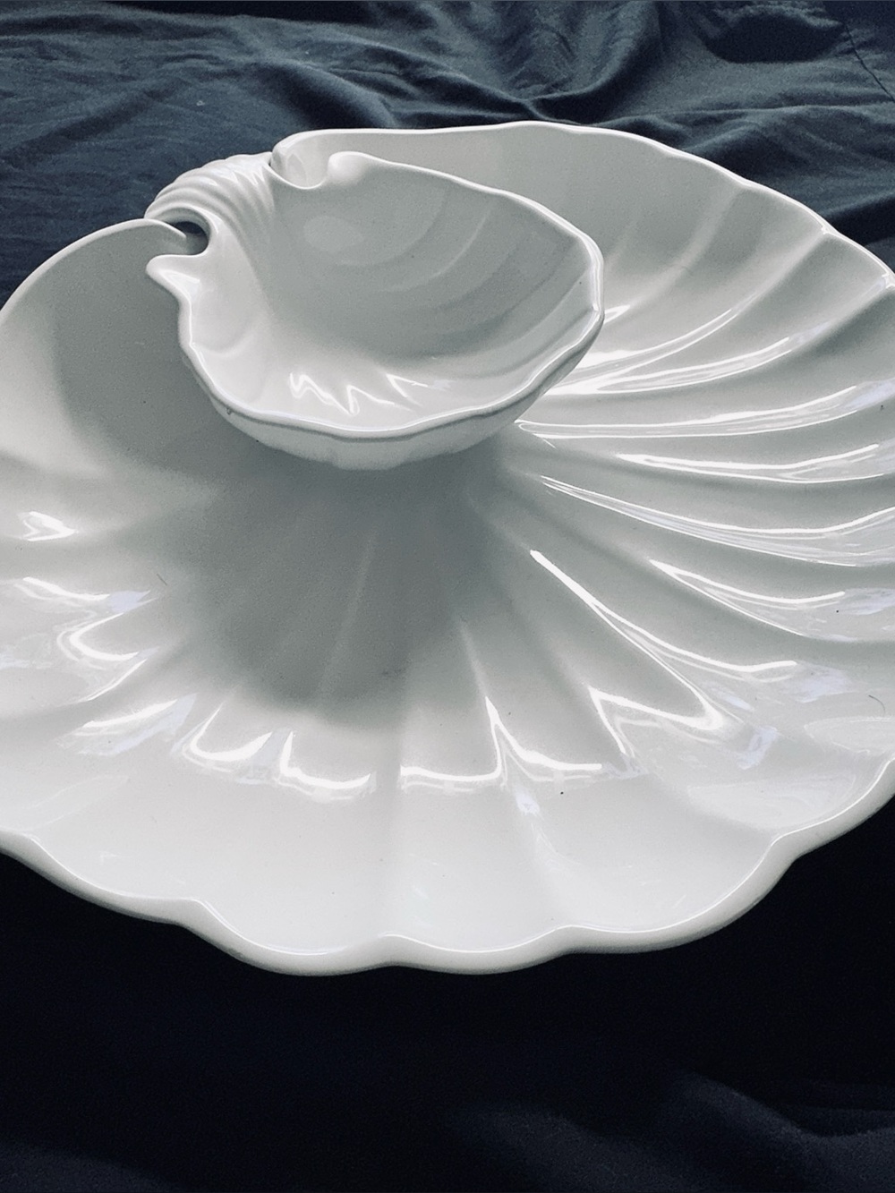 White Ceramic Shell Serving Platter with Matching Dip Bowl - Home Dining